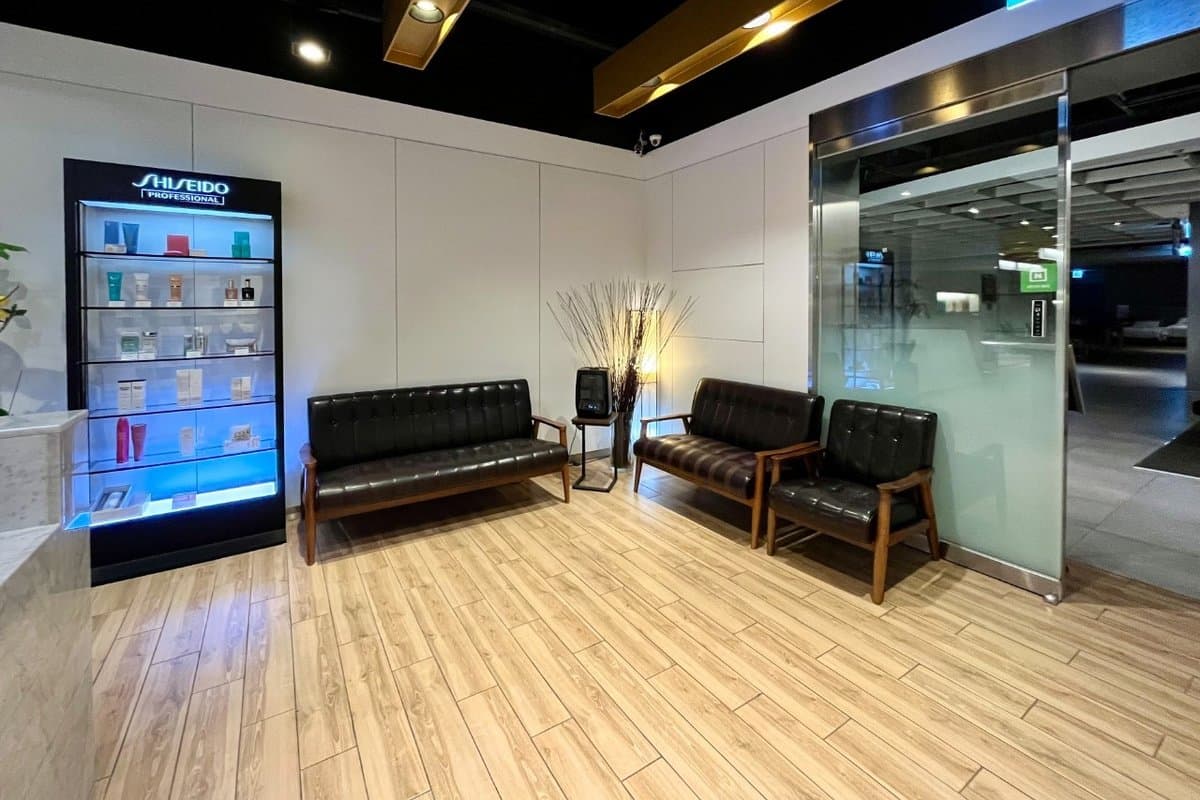 Waiting area and entrance at Eco Jardin Cheonho
